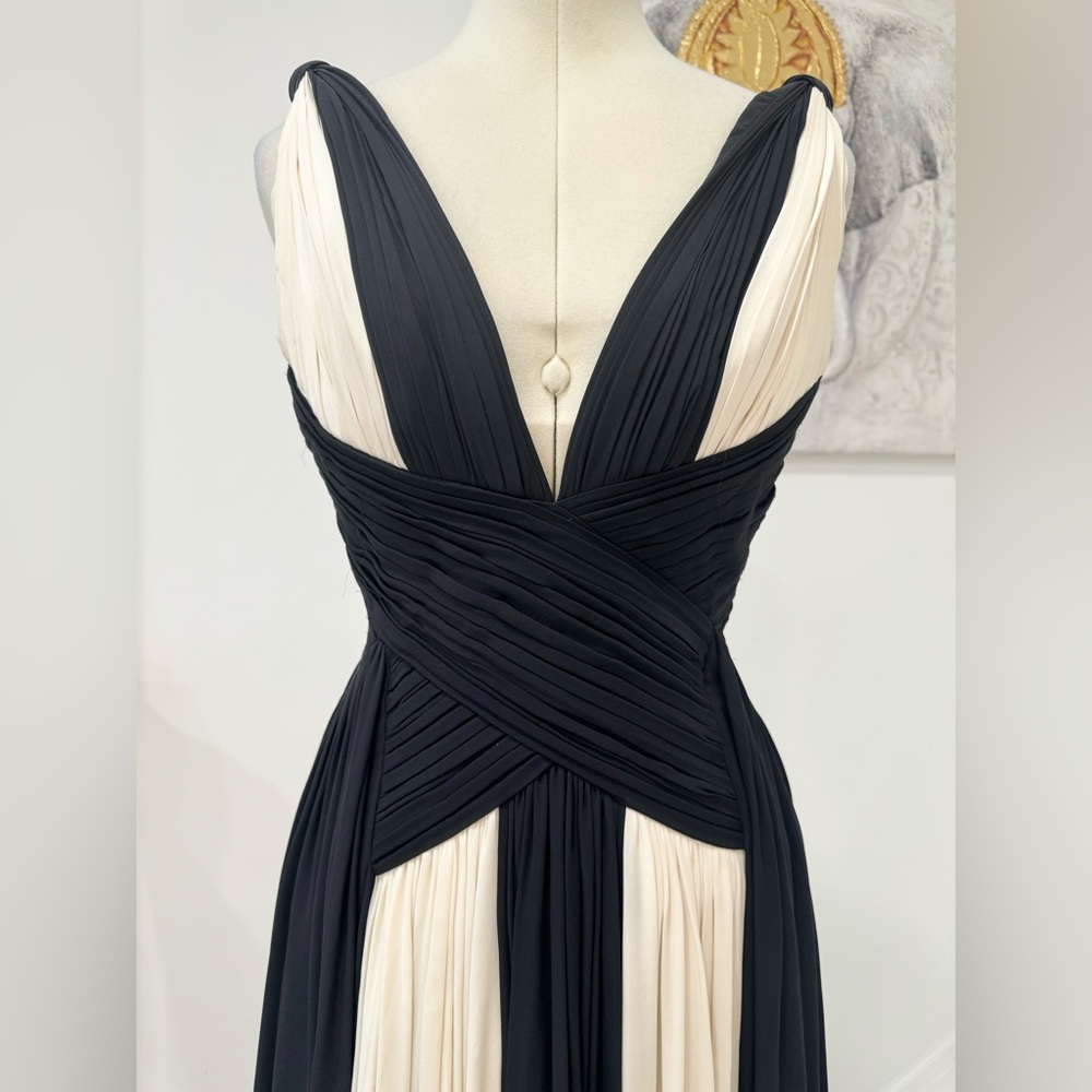 ZUHAIR MURAD Pleated two-tone crepe gown black/white maxi dress - Picture 6 of 12